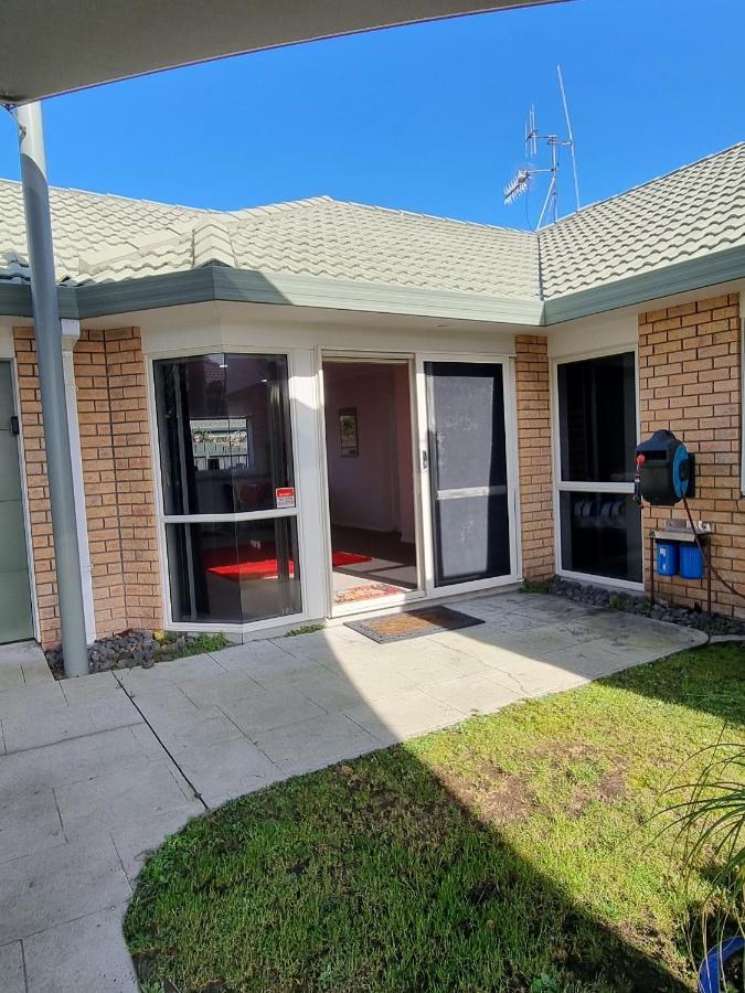Little Gem In Papamoa Hotel Exterior photo
